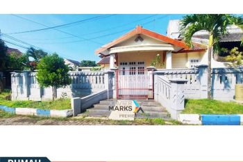 Rumah Hook Kawasan Eksklusif di Pondok Blimbing Indah Malang