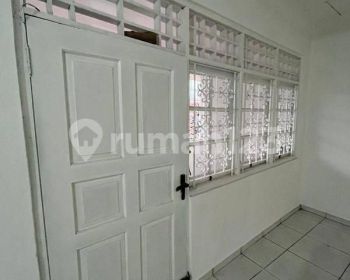 Rumah lama di Kramat baru
Senen, jakarta pusat