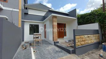 Rumah bagus dekat uii jakal di jl besi jangkang