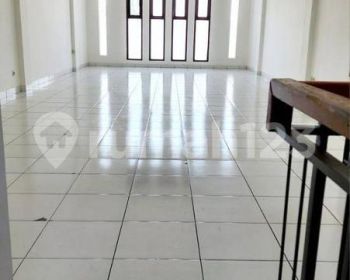 Ruko 3.5 Lantai di Mekar Wangi Bandung