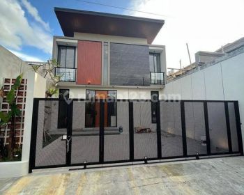Rumah Mewah Dekat Bandara Adisucipto Full Furnished Bangunan Baru