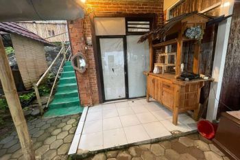 Hanya 10 Menit Alun Alun Kuta Genggelang ke, Villa Pamijahan Siap Huni, Invest