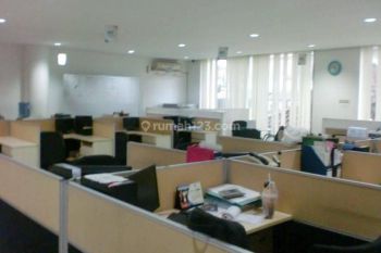 Jual/ sewa Gedung kantor 3 lt Serengan Tengah kota Solo