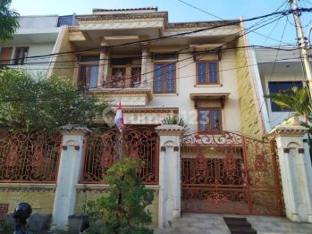 Rumah Mewah 2 Lantai Bagus Semi Furnished di Pulomas, Jakarta Timur