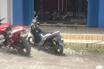 Disewakan ruko siap pakai 2 lantai taman harapan baru THB