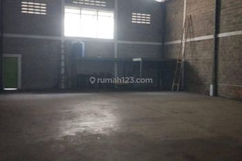 J Disewakan Gudang 12x24,75m2 di Taman Tekno Bsd Tangerang