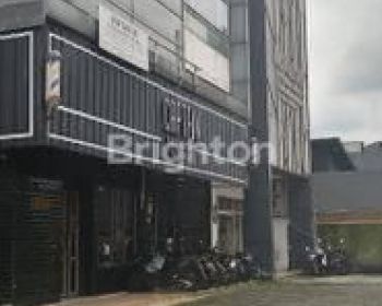 RUKO 3 LANTAI LETAK STRATEGIS