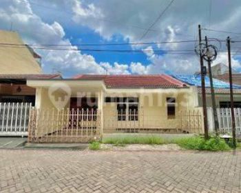 Sewa Rumah Wisma Permai 1 Lantai Hadap Utara Dekat Galaxy Mall