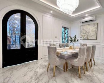 Rumah klasik modern Pondok Indah Jaksel 2 Lantai