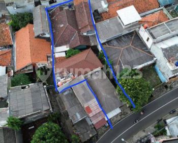 Rumah 2 Lantai Pinggir Jalan Raya