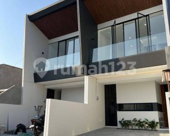 Rumah Jemursari Baru 2 Lantai Straus Pile Tata Ruang Lega