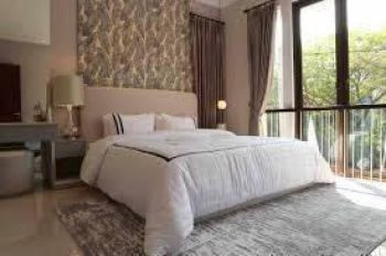 Rumah 2 Lantai Desain American Clasic Dekat Jakarta Barat