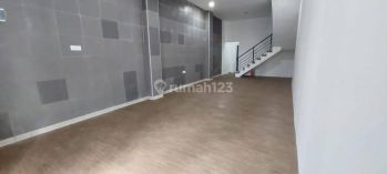 Ruko Gandeng 3 Lantai di Jalan Raya Pasar Minggu Siap Huni