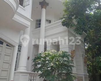Rumah Dijual Megah 2 Lantai di Sayap Pasteur