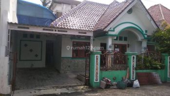 Dikontrakkan Rumah Dekat Kampus Ugm Dalam Perumahan di Plemburan