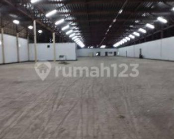 Gudang. Siap pakai.benas banjir masuk counter 40 fit 5 menit pintu tol karawaci