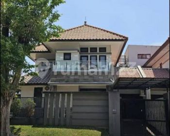 Disewakan rumah di Graha Family