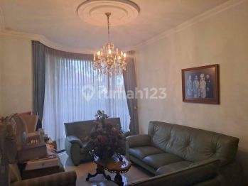 Rumah Mewah 3 Lantai di Tengah Kota Bandung Sayap Pajajaran