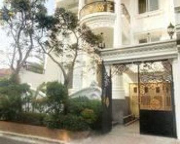 Rumah Mewah 3 Lantai Dalam Cluster di Nusa Loka Bsd