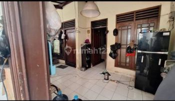 Rumah Kosan 24 Kamar di Jl Haji Batong, Cilandak,Jakarta Selatan