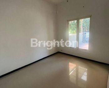 RUMAH DI PANTAI MENTARI SIAP HUNI LOKASI STRATEGIS DI DEKAT JALAN KENJERAN