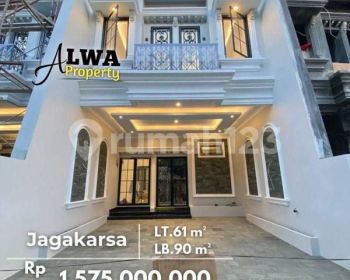 Rumah baru plus Rooftop deket ragunan