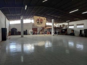 Gudang Strategis di Padalarang Mainroad SHM