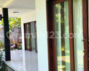 Rumah Minimalis Modern 2 Kamar Halaman Luas di Lovina Singaraja