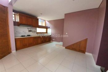 Dijual Cepat Rumah Bagus Minimalis 2 Lantai di Tropicana Residence Tangerang