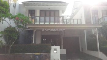 Rumah mewah cluster Asia Tropis Kota Harapan Indah Bekasi