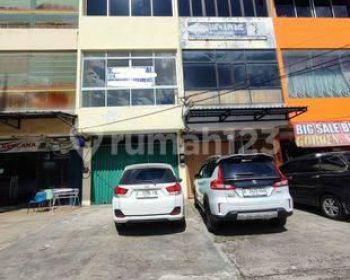 Disewakan Ruko 3Lantai lokasi Strategis dijalan Raya Serpong