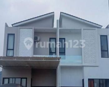 Rumah Clasik 2 lantai Super Murah di Tang-sel