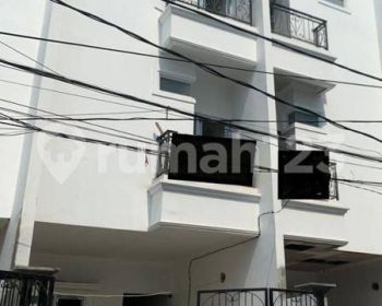 Rumah Baru Muara Karang 3 Lantai Hadap Barat