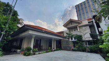 Rumah di jl. salemba raya SHM Bagus Luas