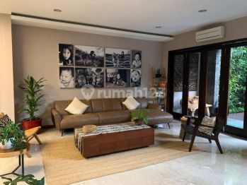 Rumah Asri Fully Furnished Minimalis Modern di Kebayoran Baru