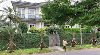 Disewakan rumah diPondok Indah Modern Classic Semi Furnished