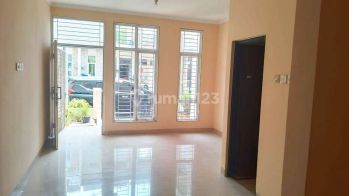 Dijual Rumah Di Taman Surya