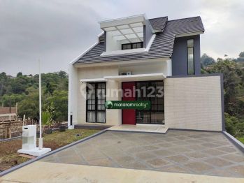 Rumah Baru, Bangunan Lux Siap Huni di Komplek Elit Dago Resort