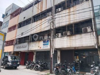 Ruko Pangeran Jayakarta 3.5 lantai, Lokasi Bagus, Termurah