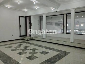 ruko 3,5lantai dekat pusat perdagangan jl. dhoho, Kediri