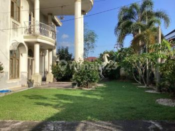 Rumah Mewah 2 Lantai Full Keramik Tengah Kota Dijual di Jl. Rambutan Pekanbaru