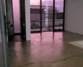 Gudang Strategis di kawasan Pergudangan Karanglo