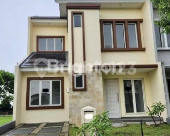 RUMAH RAPIH DAN BERSIH SELANGKAH KE GOLF AREA