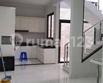 Diijual Rumah Nyaman Strategis di Sayap Sudirman Bandung