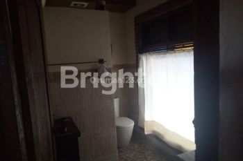 RUMAH DIPINGGIR JALAN UTAMA