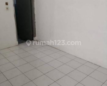Disewakan Rumah di Taman Kopo Indah 1 Blok M