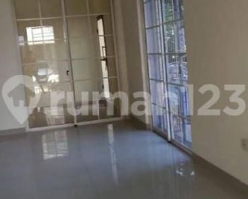 Rumah Full Bangunan 11 x 15  di Green Lake City