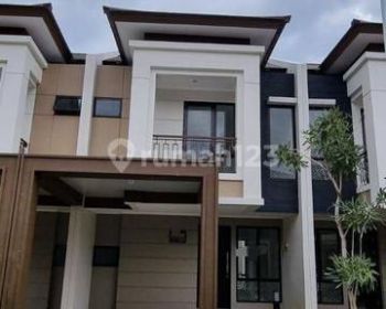 Rumah 2 Lantai SHM Baru