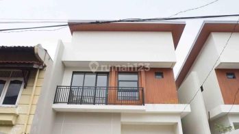 Rumah Dijual di Jatimakmur Tol Jatibening Akses 2 Mobil