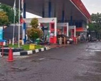 Ruang Usaha pom bensin SHM masih berjalan lalu lintas ramai